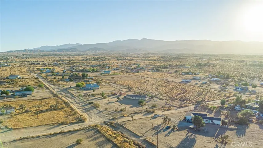 6076 Solano Road, Phelan, California 92371