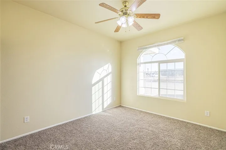 6076 Solano Road, Phelan, California 92371