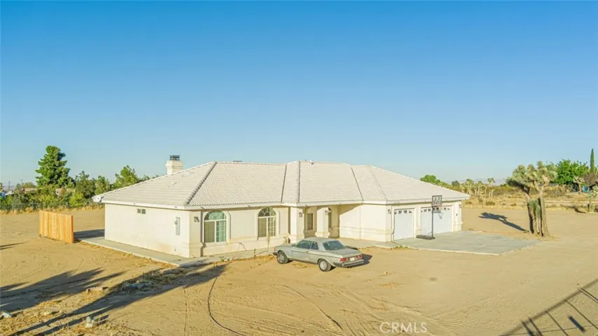 6076 Solano Road, Phelan, California 92371