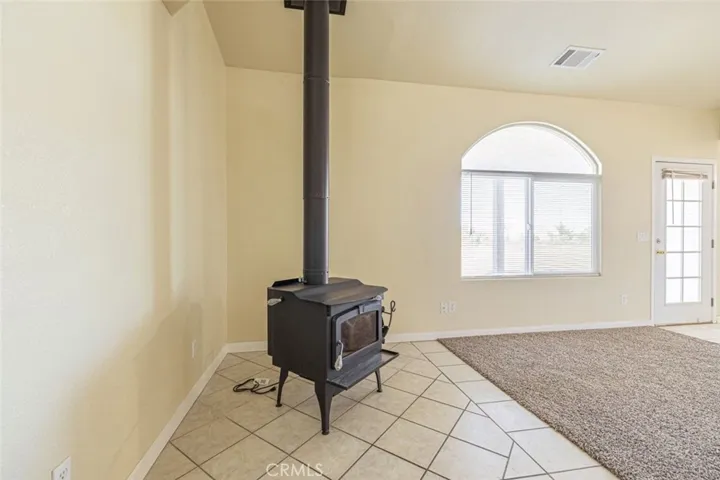 6076 Solano Road, Phelan, California 92371