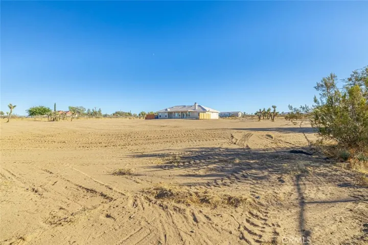6076 Solano Road, Phelan, California 92371