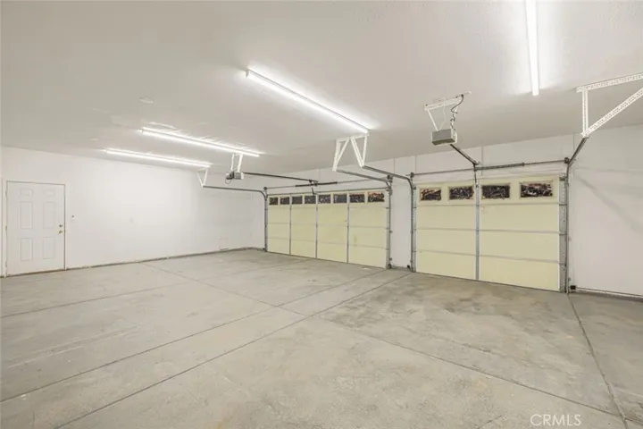6076 Solano Road, Phelan, California 92371