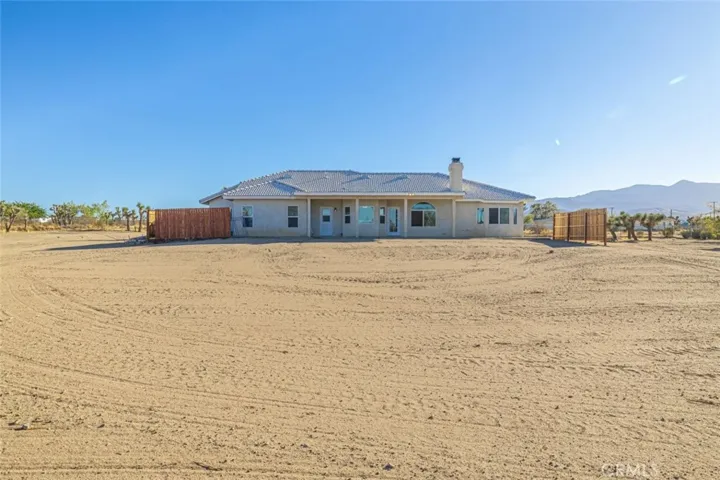 6076 Solano Road, Phelan, California 92371