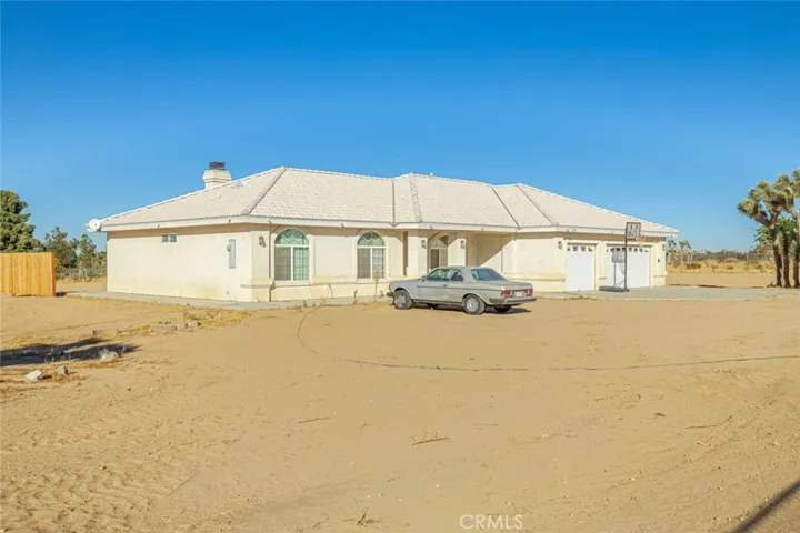 6076 Solano Road, Phelan, California 92371