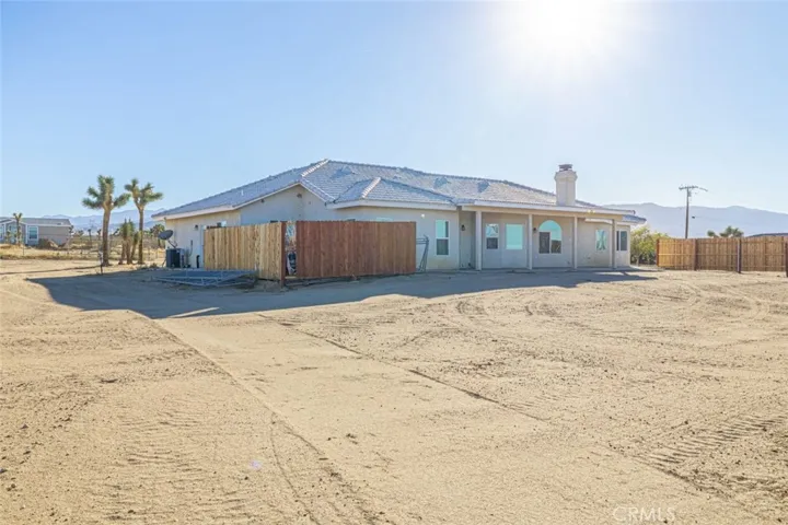 6076 Solano Road, Phelan, California 92371