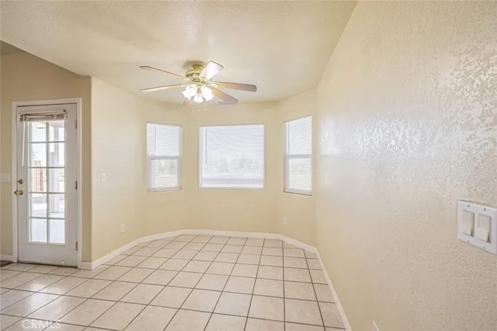 6076 Solano Road, Phelan, California 92371