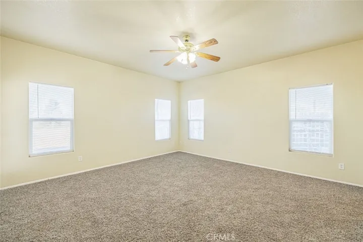 6076 Solano Road, Phelan, California 92371