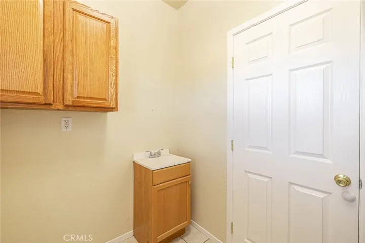 6076 Solano Road, Phelan, California 92371