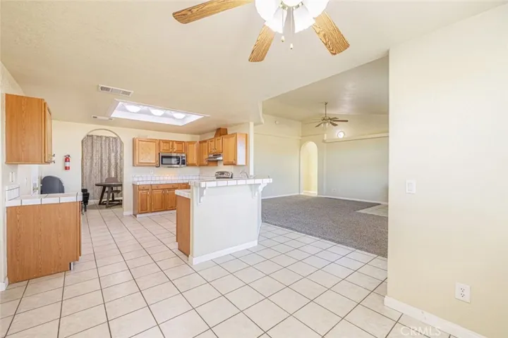 6076 Solano Road, Phelan, California 92371