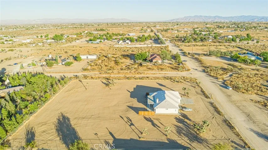 6076 Solano Road, Phelan, California 92371