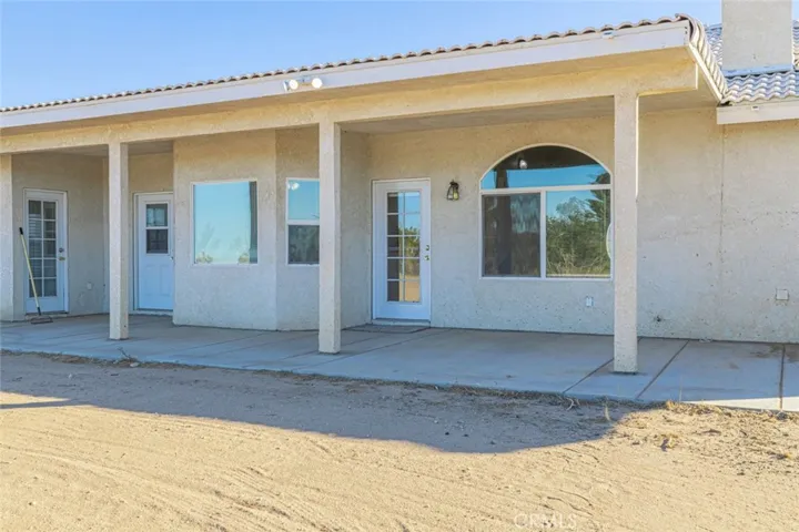 6076 Solano Road, Phelan, California 92371