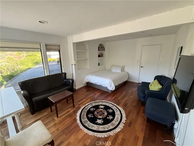1033 Eastman Way, Laguna Beach, California 92651
