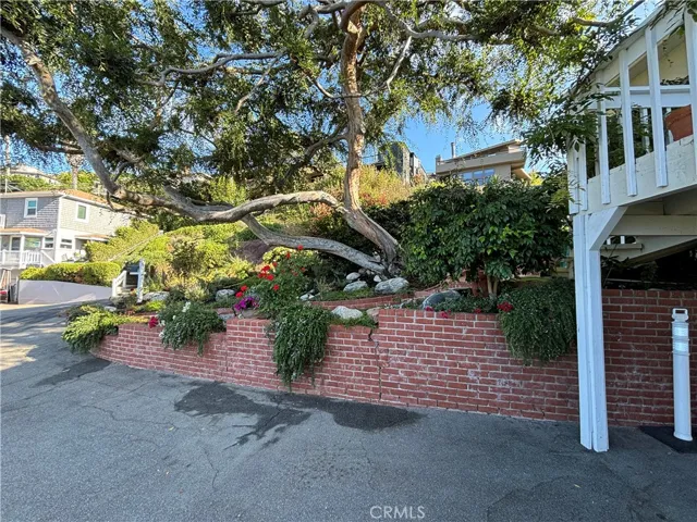 1033 Eastman Way, Laguna Beach, California 92651