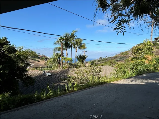 1033 Eastman Way, Laguna Beach, California 92651