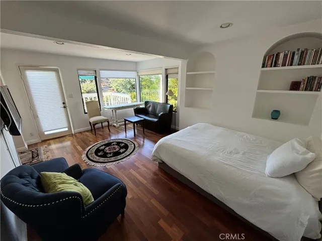 1033 Eastman Way, Laguna Beach, California 92651