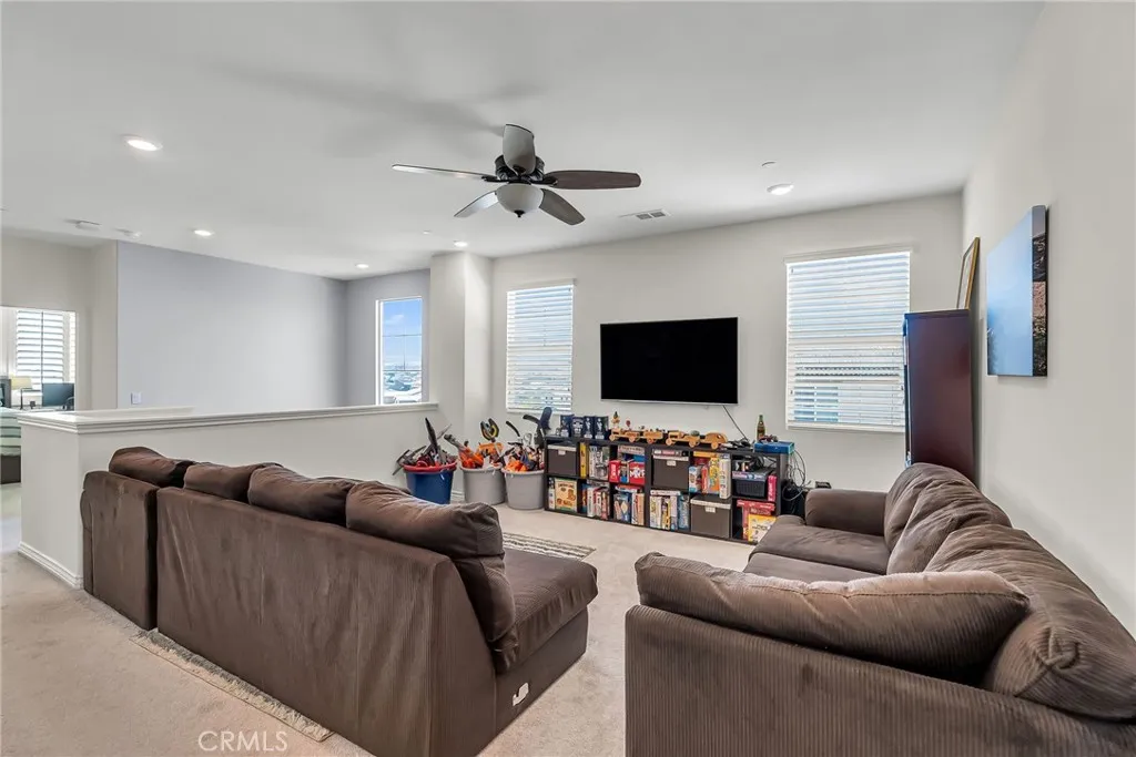 16568 Fleur Boulevard, Riverside, California 92503 home-pic-22