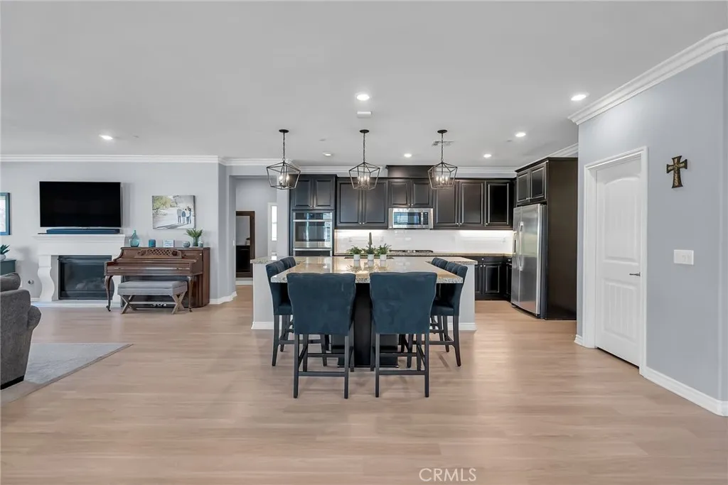16568 Fleur Boulevard, Riverside, California 92503 home-pic-6