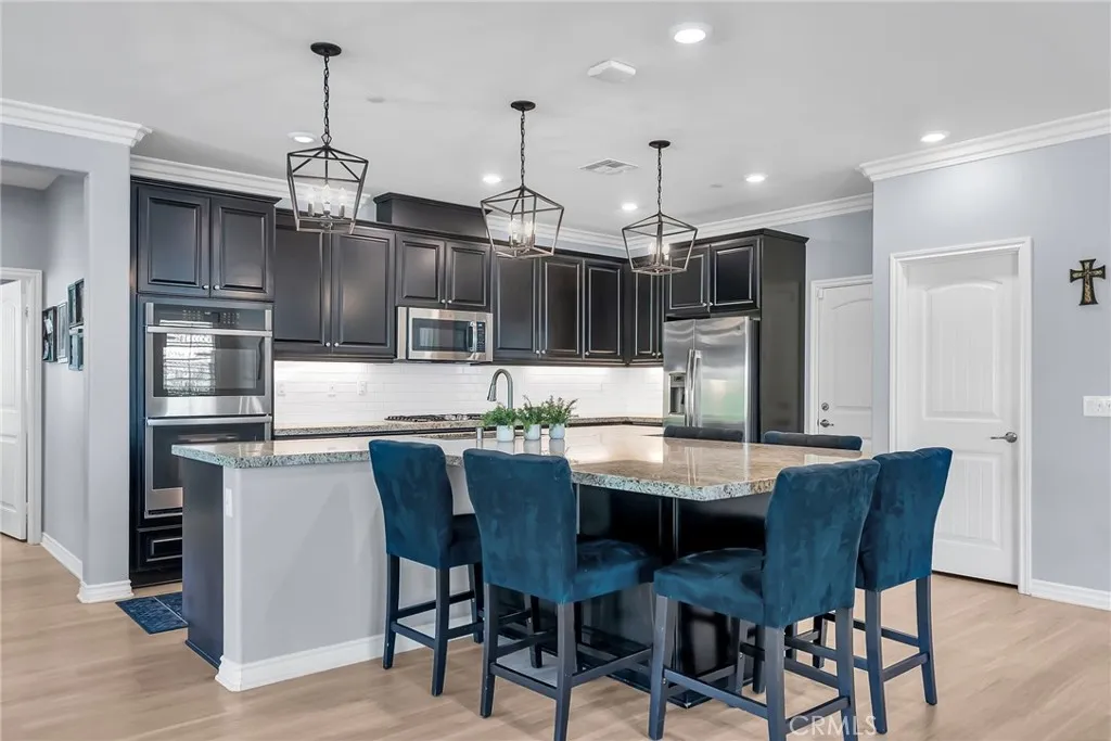 16568 Fleur Boulevard, Riverside, California 92503 home-pic-7