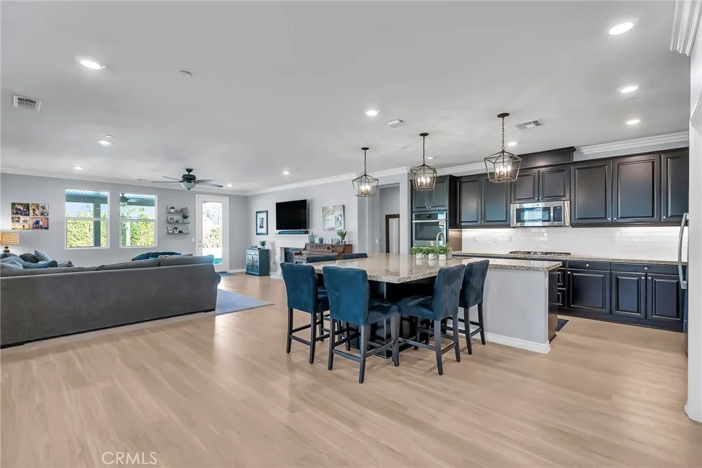 16568 Fleur Boulevard, Riverside, California 92503 home-pic-8