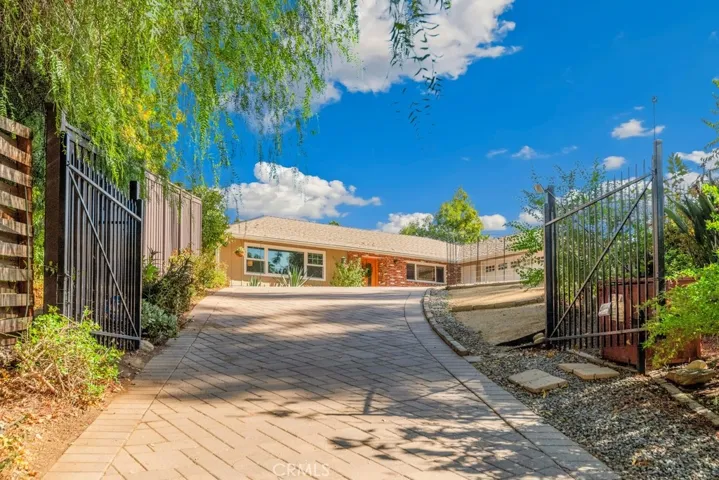 1317 S Center Street, Redlands, California 92373