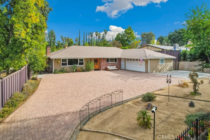 1317 S Center Street, Redlands, California 92373