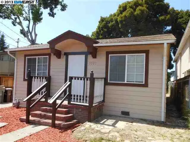 2227 84th Ave, Oakland, California 94605-3423