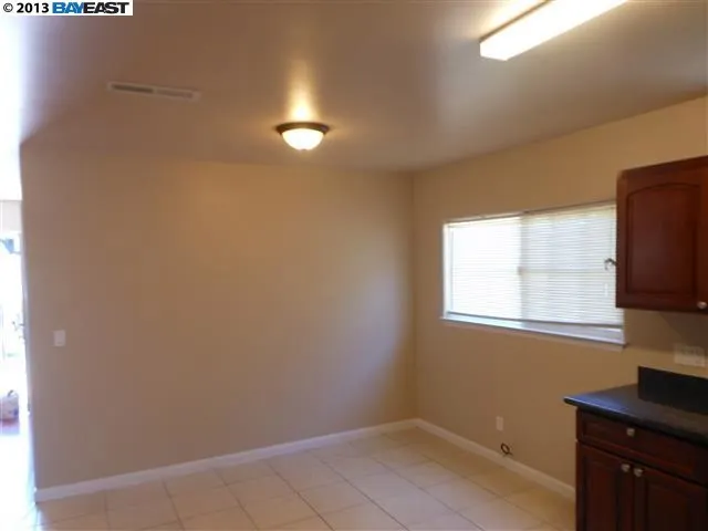 2227 84th Ave, Oakland, California 94605-3423