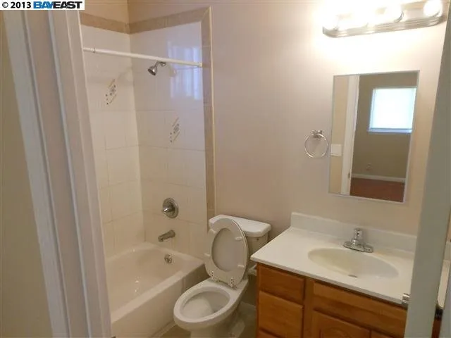 2227 84th Ave, Oakland, California 94605-3423