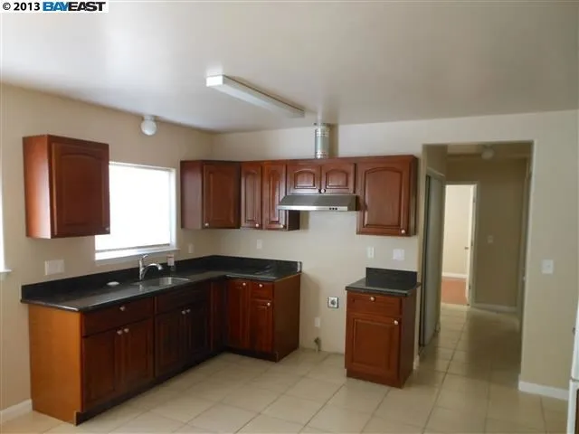 2227 84th Ave, Oakland, California 94605-3423