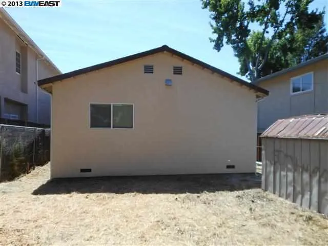 2227 84th Ave, Oakland, California 94605-3423