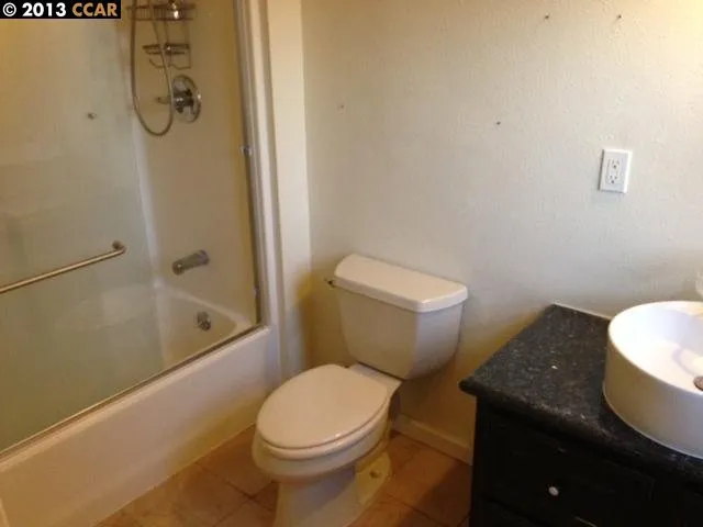 6045 Claremont Ave, Oakland, California 94618-1222