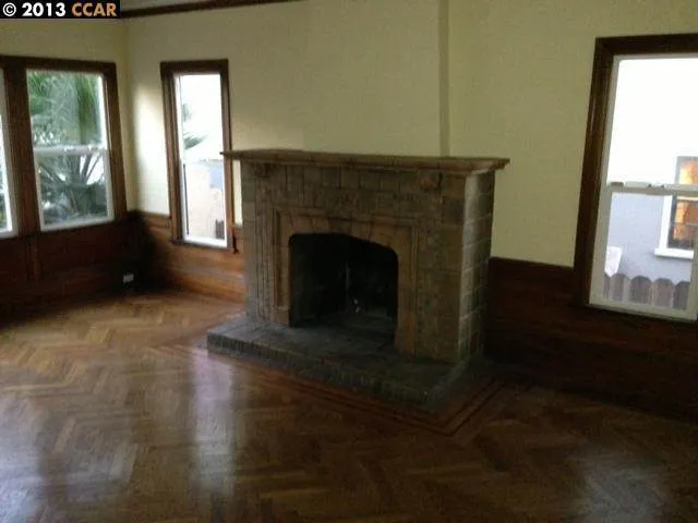 6045 Claremont Ave, Oakland, California 94618-1222