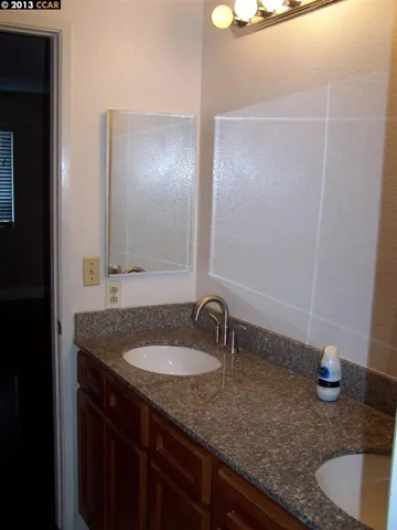 10 Manchester, Hercules, California 94547-3652