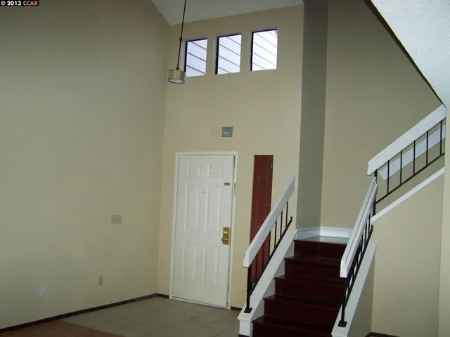 10 Manchester, Hercules, California 94547-3652