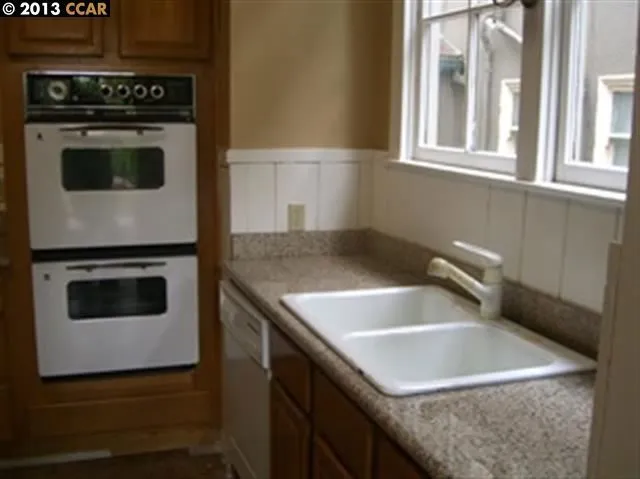 2707 Stuart St, Berkeley, California 94705-1302