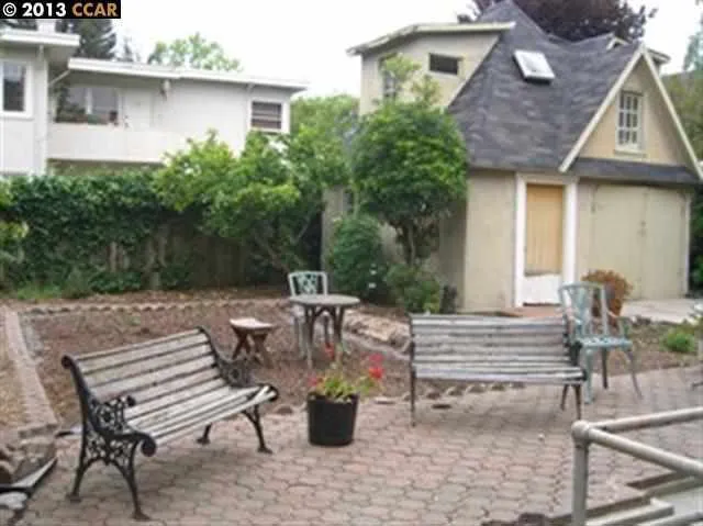 2707 Stuart St, Berkeley, California 94705-1302