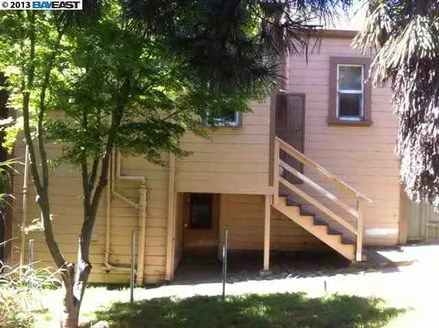 2448 E 22nd St, Oakland, California 94601-1232