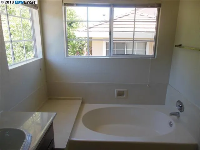 1060 Deer Oak Pl, Concord, California 94521-4542