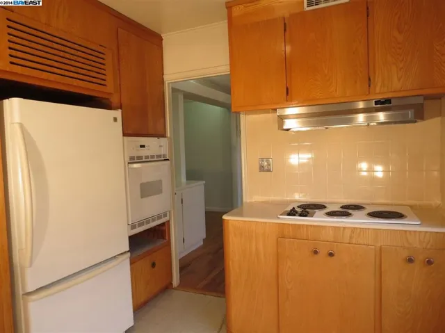 2118 Thomas, San Leandro, California 94577-6123