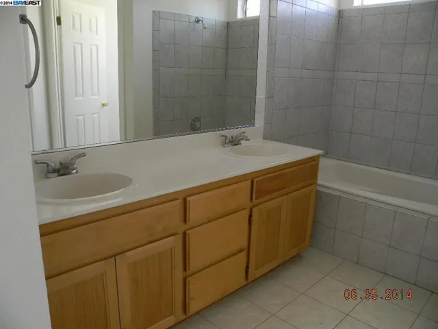 1367 Peppertree Way, Tracy, California 95376-5294