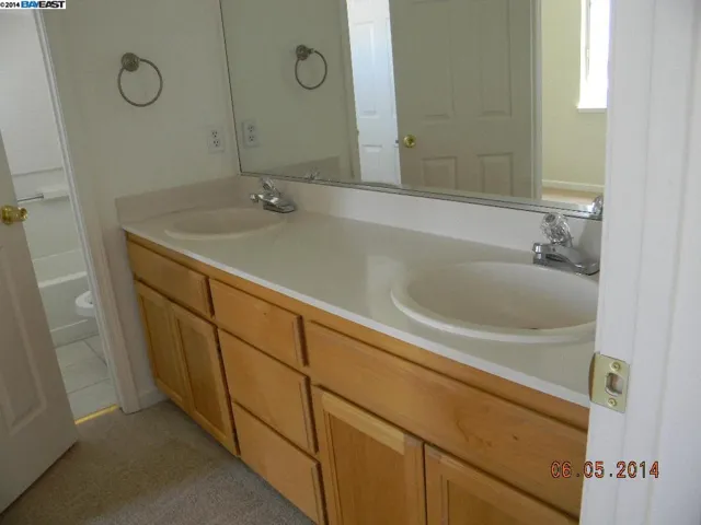 1367 Peppertree Way, Tracy, California 95376-5294