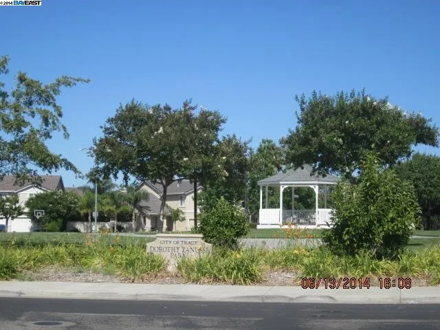 1367 Peppertree Way, Tracy, California 95376-5294