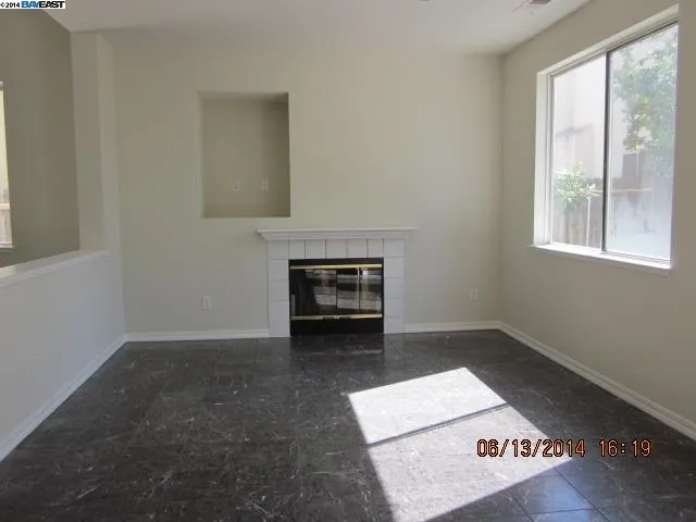 1367 Peppertree Way, Tracy, California 95376-5294