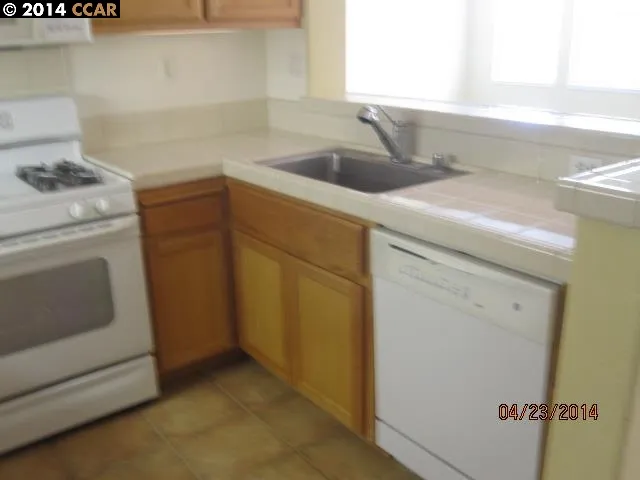 218 Carmel St, San Pablo, California 94806-5004