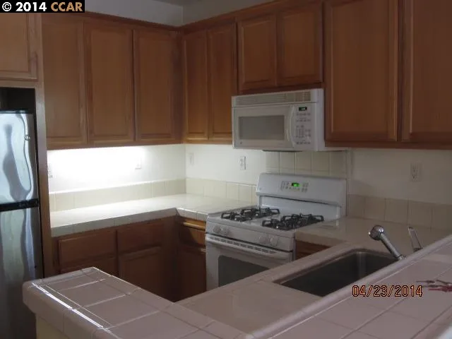 218 Carmel St, San Pablo, California 94806-5004