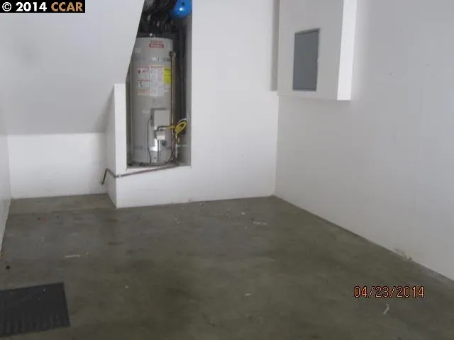 218 Carmel St, San Pablo, California 94806-5004