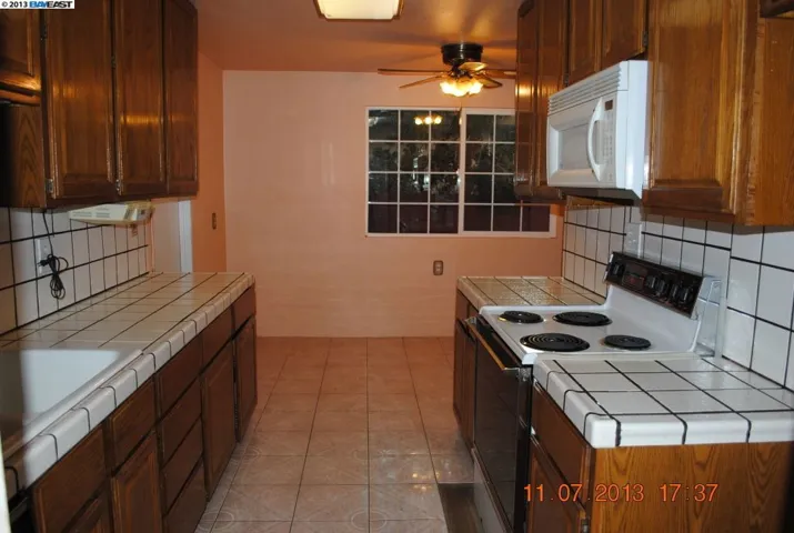 444 Rivercrest Ln, Hayward, California 94544-7512