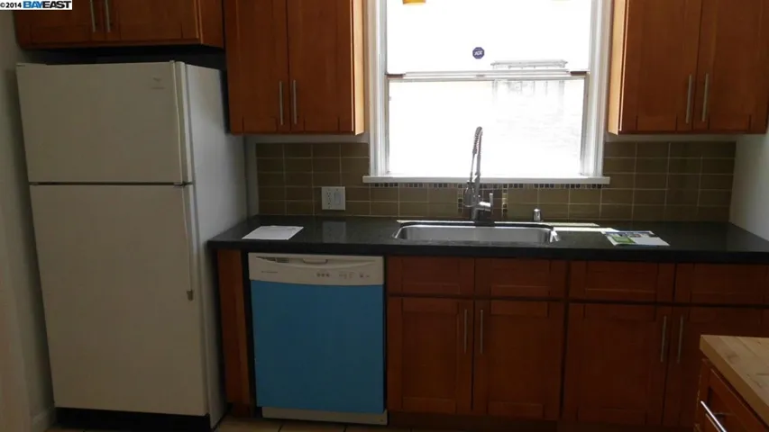 215 Foothill Blvd, San Leandro, California 94577-2104