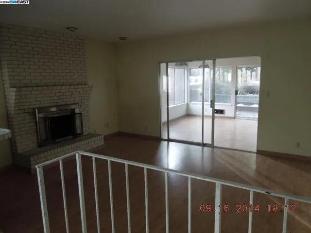 5199 Pinecrest Dr, Oakland, California 94605-3810