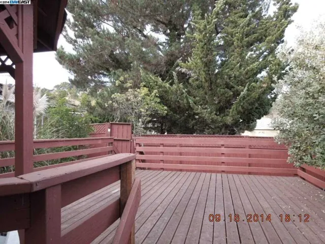 5199 Pinecrest Dr, Oakland, California 94605-3810